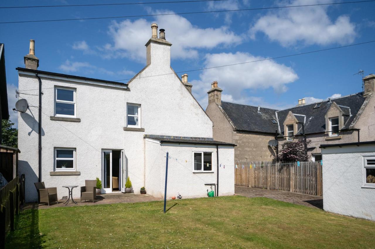 Seaview House - A Traditional Home By The Beach Nairn Exterior foto